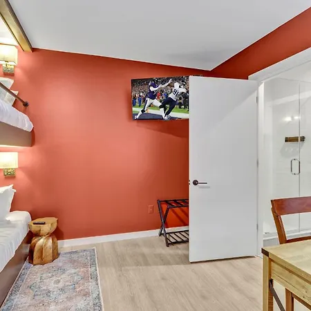 Holiday home Hyve - Whiskey Trails - Walk To Broadway- Full Gym *