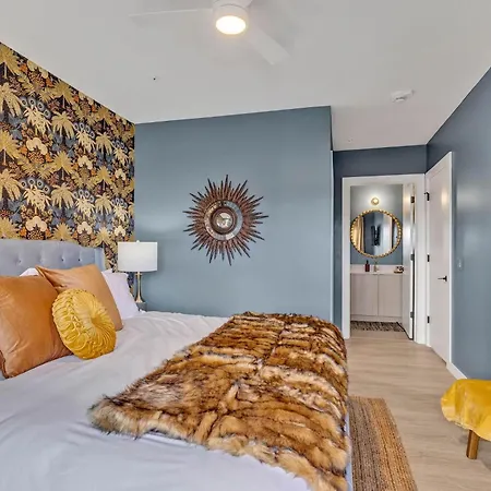 Hyve - Whiskey Trails - Walk To Broadway- Full Gym Holiday home *
