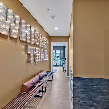Holiday home Hyve - Whiskey Trails - Walk To Broadway- Full Gym *