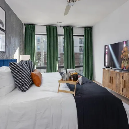 Holiday home Riffs - 2 Unit Odyssey Combo - Heart Of Midtown