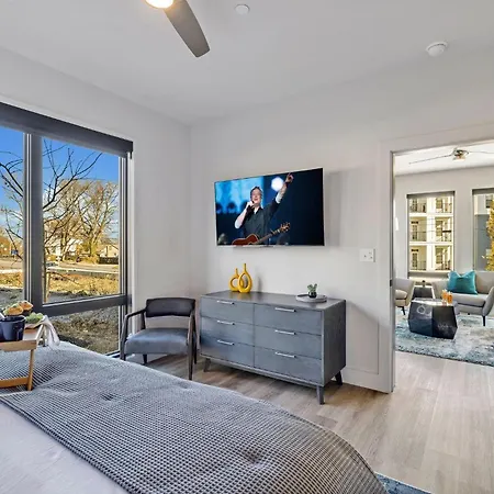 Holiday home Rockin Retreat - Odyssey - Heart Of Midtown