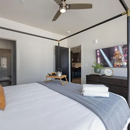 Halcyon - Odyssey - Heart Of Midtown Holiday home *