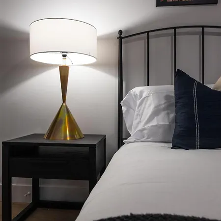 Paramount - Odyssey - Heart Of Midtown Holiday home *