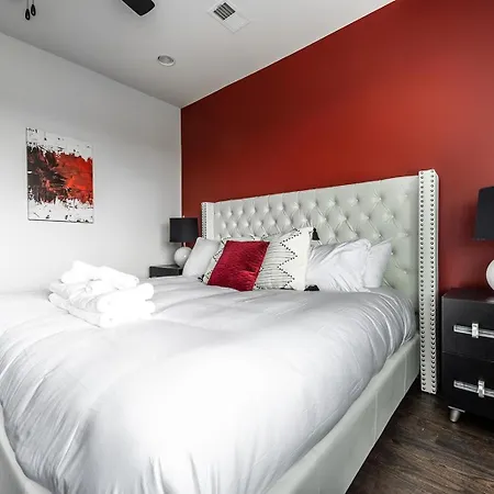3 Designer Gulch Homes - Rooftop Hot Tub - Sleeps 36 Nashville