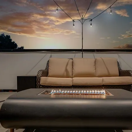 3 Designer Gulch Homes - Rooftop Hot Tub - Sleeps 36 *