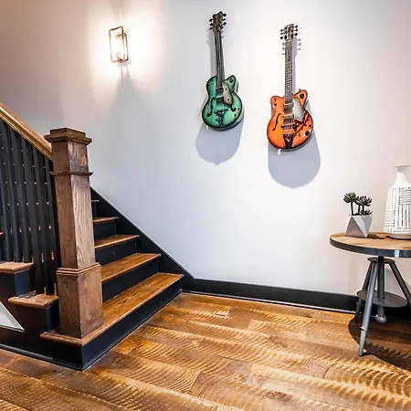2 Stylish Gulch Town Homes - Rooftop Hot Tub - Sleeps 24 Nashville