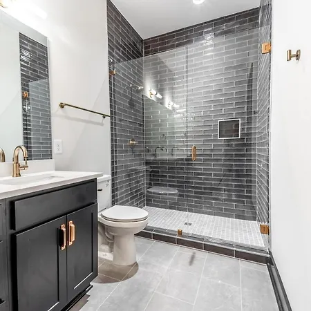 2 Stylish Gulch Town Homes - Rooftop Hot Tub - Sleeps 24 * Nashville