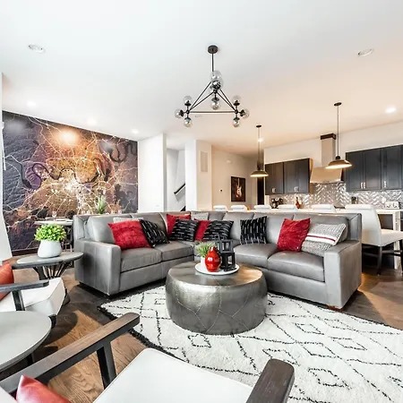 Holiday home 2 Stylish Gulch Town Homes - Rooftop Hot Tub - Sleeps 24