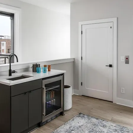 Holiday home Urban Row - Rooftop Hottub - Heart Of Gulch