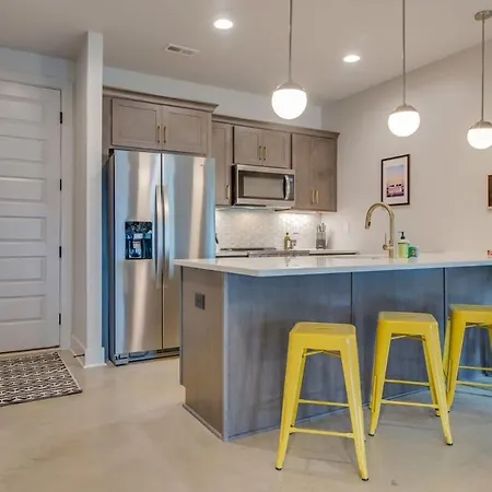 Charming East Duplex For 20 Holiday home *