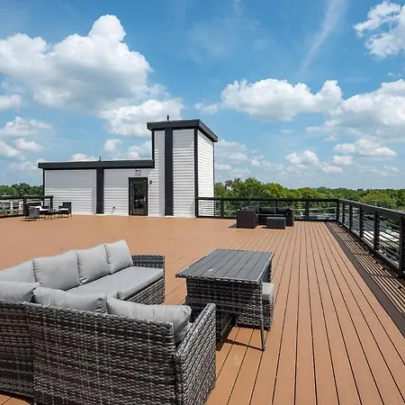 2-bedroom Penthouse With Rooftop & Free Parking * Nashville