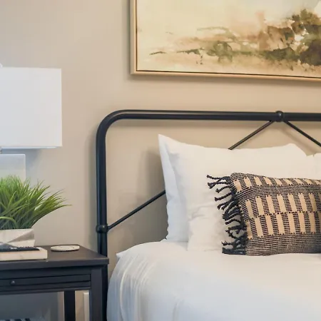 2-bedroom Penthouse With Rooftop & Free Parking Nashville
