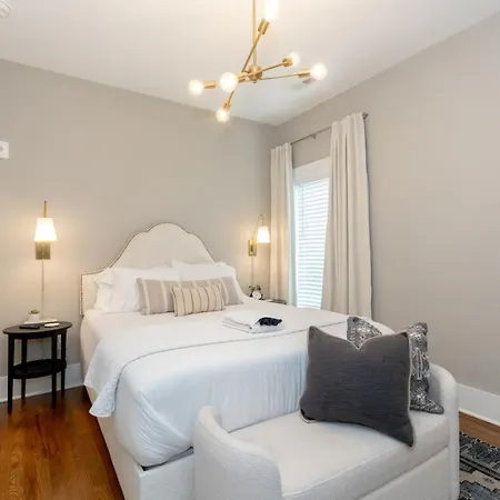 2-bedroom Penthouse With Rooftop & Free Parking Holiday home Nashville