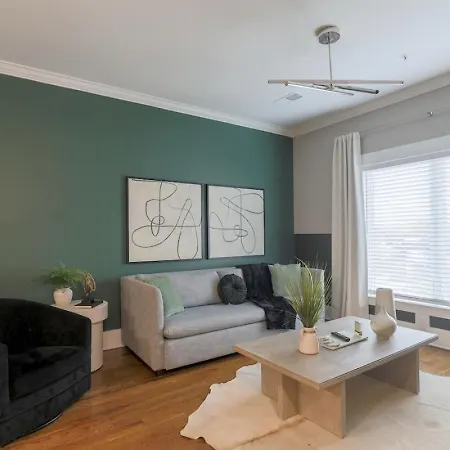 2-bedroom Penthouse With Rooftop & Free Parking