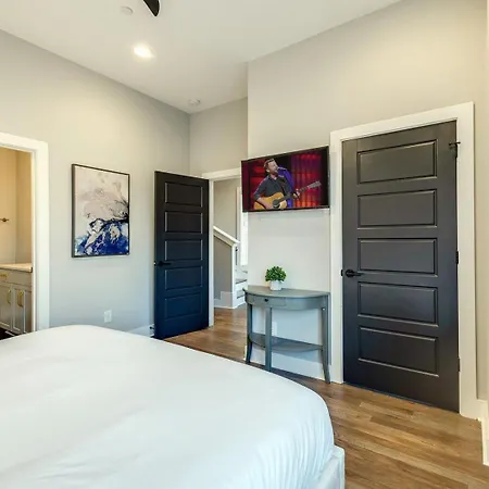 Triple Fret - 3 Townhomes - Rooftop Hot Tub