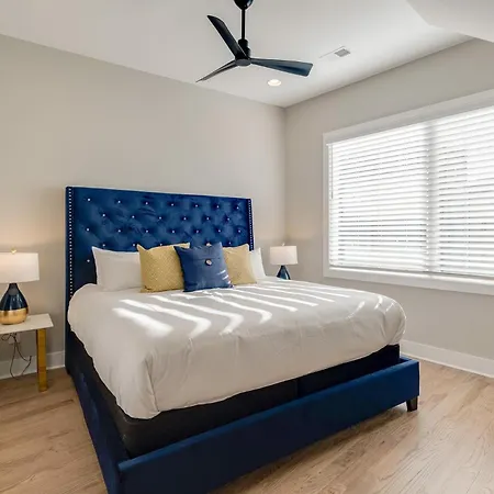Triple Fret - 3 Townhomes - Rooftop Hot Tub *