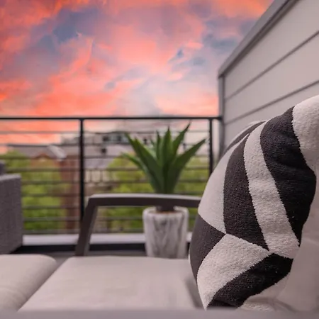 Holiday home Triple Fret - 3 Townhomes - Rooftop Hot Tub Nashville