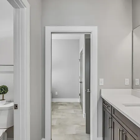 Fire & Ice - Two Midtown Homes - Rooftop Hot Tubs Holiday home Nashville