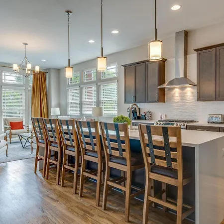 Holiday home Fire & Ice - Two Midtown Homes - Rooftop Hot Tubs *