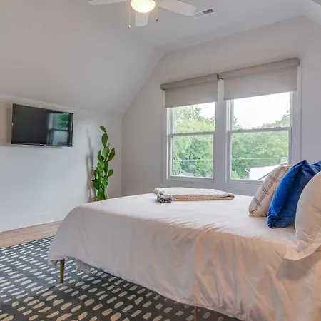 Holiday home Charming East Duplex For 20