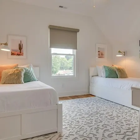 Charming East Duplex For 20 *