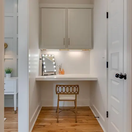 Charming East Duplex For 20
