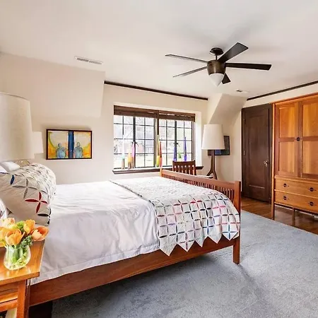Holiday home Luxe Comfort In An Artistic & Historic *