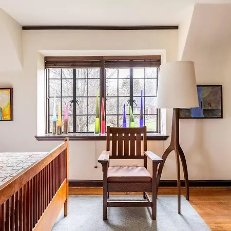 Luxe Comfort In An Artistic & Historic * Nashville