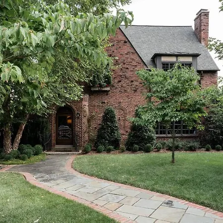 Luxe Comfort In An Artistic & Historic *