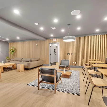 The Stage In Downtown W Pool/gym | Walk To Broadway *