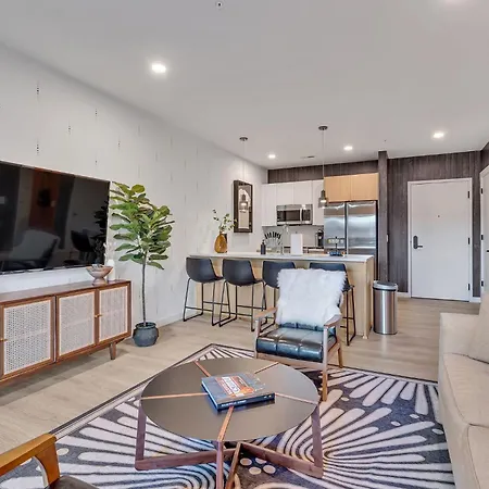 The Stage In Downtown W Pool/gym | Walk To Broadway Holiday home Nashville