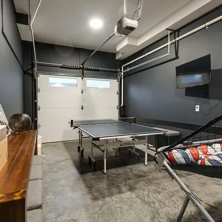 Holiday home Luxury Townhouse With Rooftop Deck Less Than 10 Mins To Downtown
