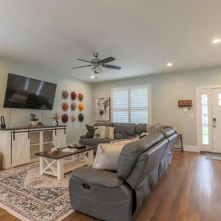 New Amazing 4br Suite* Hot Tub *2 Mi To Music Nashville