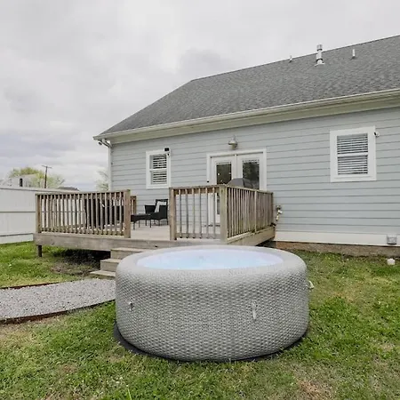 New Amazing 4br Suite* Hot Tub *2 Mi To Music Holiday home