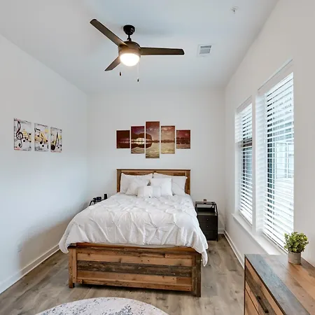Apartment Condo, 3 Mi To Downtown Entertainment