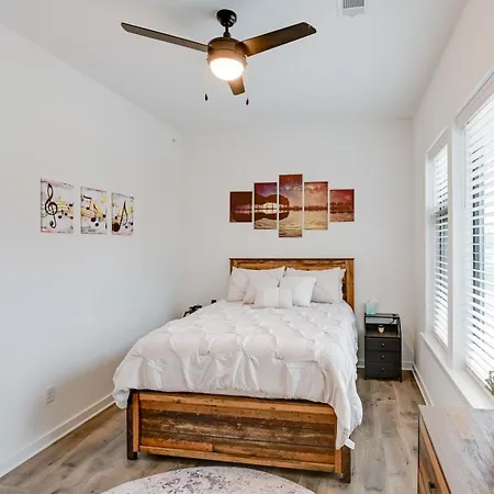 Modern In Weho Art Community! Apartment *