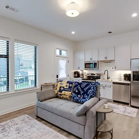 Apartment Modern In Weho Art Community! *