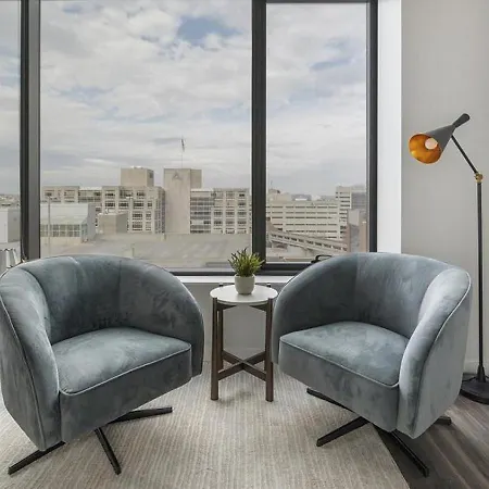 Landing Modern With Amazing Amenities Nashville