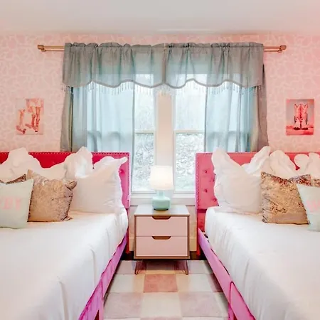 Butterfly Bnb~modern Luxury~giant Rooftop~9min Dt Holiday home *