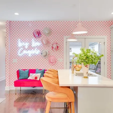 Butterfly Bnb~modern Luxury~giant Rooftop~9min Dt Holiday home *