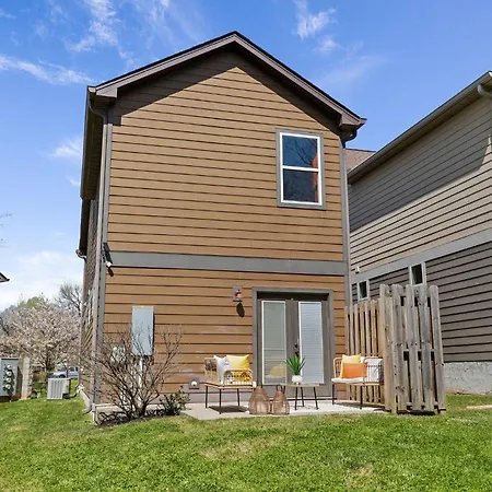 Convienent Craftsman Holiday home *