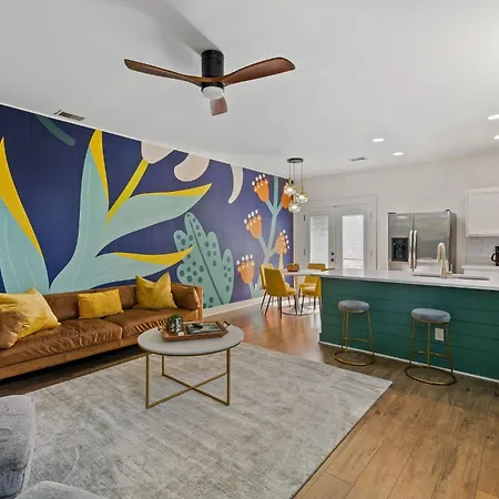 Convienent Craftsman Holiday home Nashville