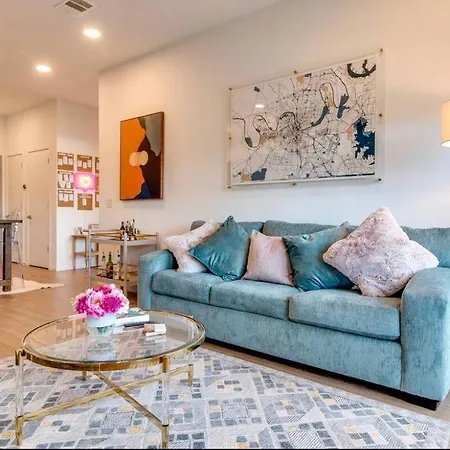 Apartment Stylish Downtown W/ Pool & Parking