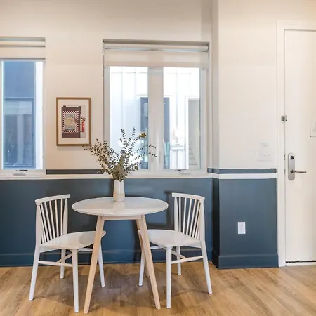The Conway By Avantstay Apartment