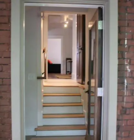 East Upstairs Apartment, One Queen Br, 2 Twin Br,1bath In Five Points, Close To Downtown * Nashville