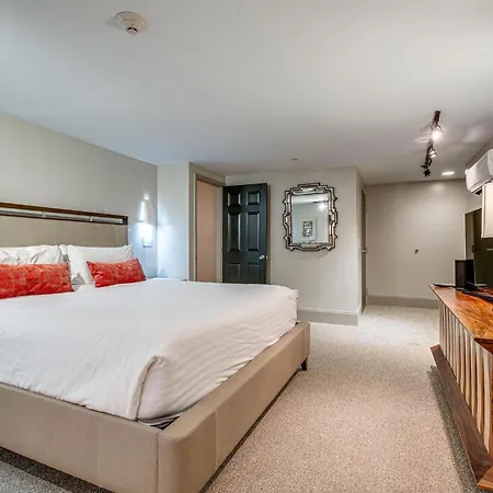 Riverfront Lofts 4*