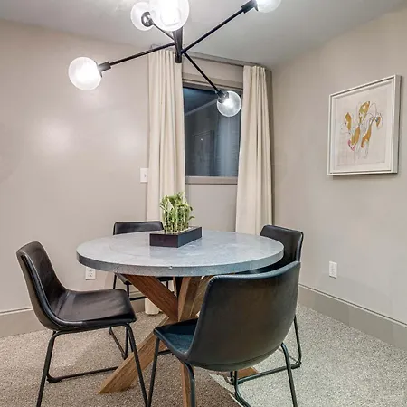Riverfront Lofts Aparthotel