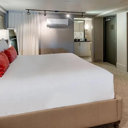 Riverfront Lofts Aparthotel 4*