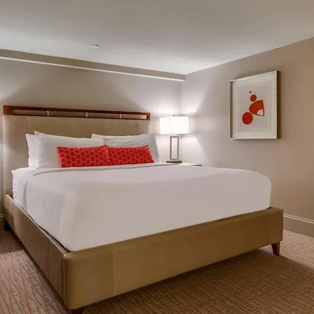 Riverfront Lofts Aparthotel 4*