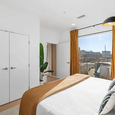 Penthouse On River With Garage And Patio, Walk Downtown Apartment